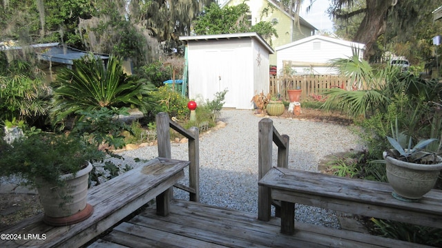 view of yard with a shed