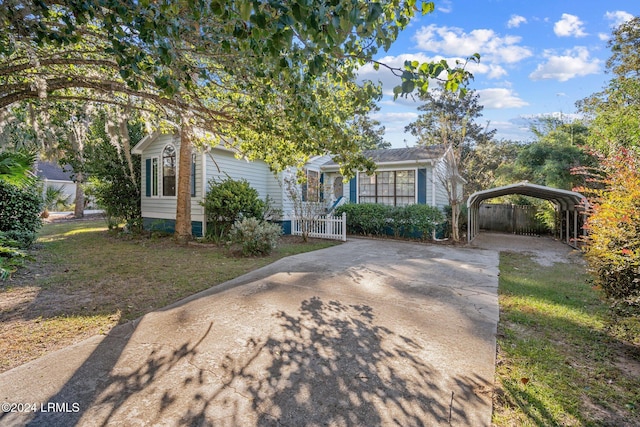 view of front facade featuring a carport