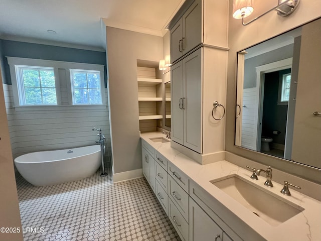 14 Heron Pt, Okatie, SC 29909 - bathroom with double vanity and a soaking tub