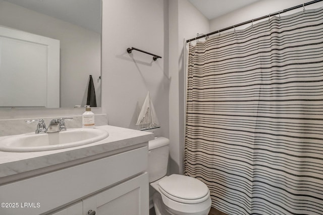 580 Rudy Dr, Hardeeville, SC 29927 - bathroom featuring curtained shower, toilet, and vanity