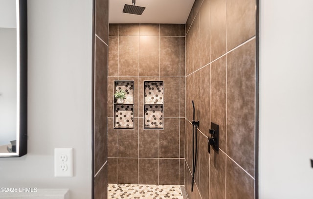 18 Sand Dollar Ct, Harbor Island, SC 29920 - bathroom featuring a tile shower
