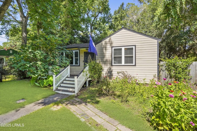 174 James St, Beaufort, SC 29902 - view of bungalow-style home