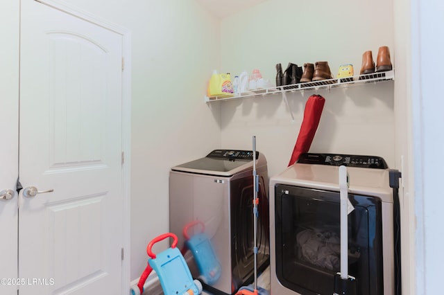173 Okatie Park Cir E, Ridgeland, SC 29936 - washroom with washing machine and dryer