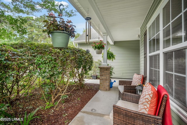 2 Waccamaw Way, Beaufort, SC 29906 - view of covered porch