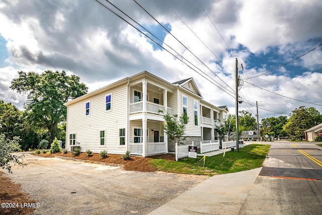 view of front of property