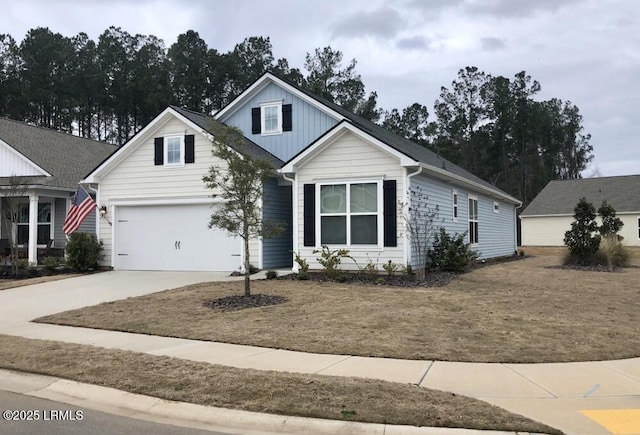 view of front facade with a garage