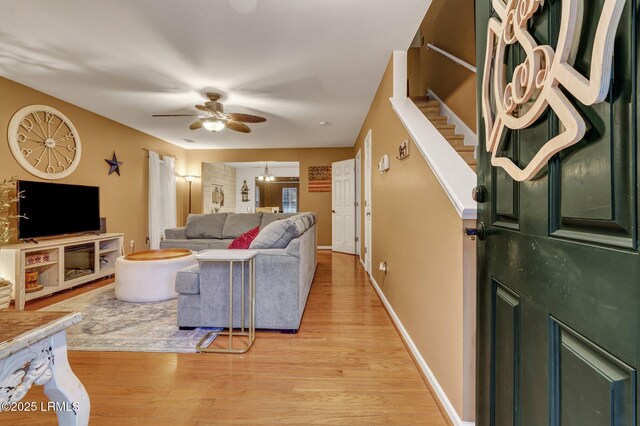 property entrance featuring a porch