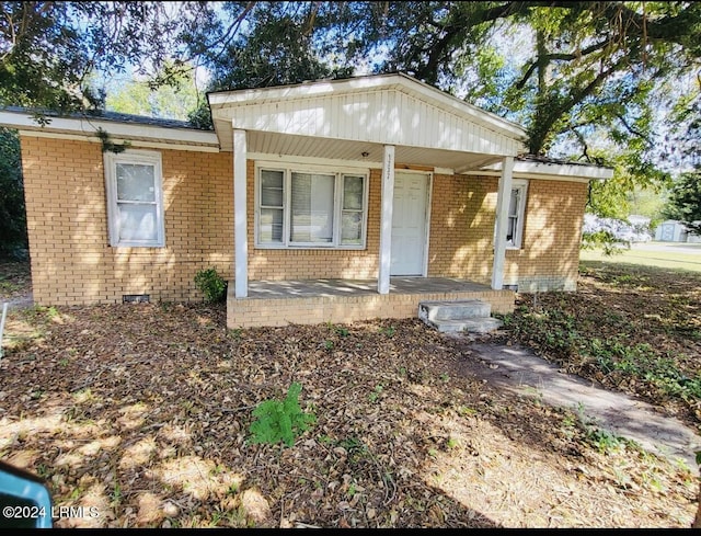 view of front of house with covered porch