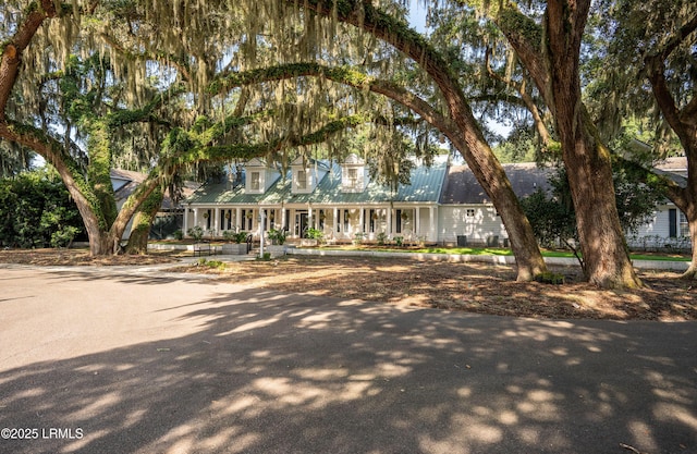 10 Butterfield Ln, Beaufort, SC 29907