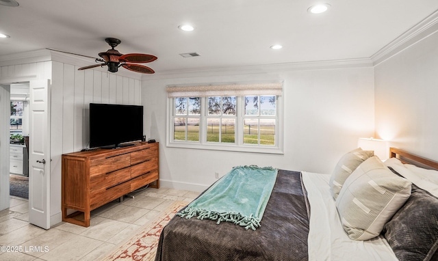 bedroom with baseboards, visible vents, ceiling fan, crown molding, and recessed lighting