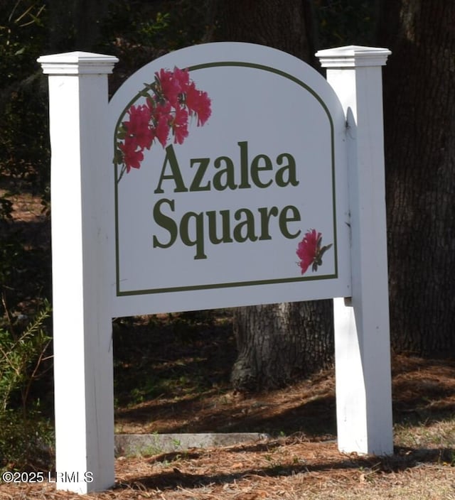 view of community / neighborhood sign