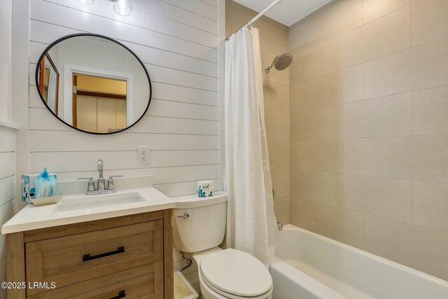 34 W Beach Lagoon Dr, Hilton Head Island, SC 29928 - bathroom featuring vanity, shower / bath combination with curtain, and toilet