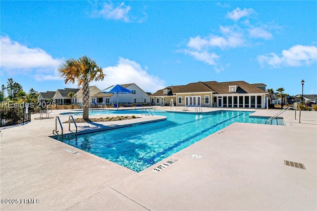 view of swimming pool