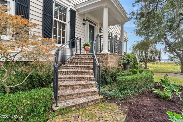 view of property entrance