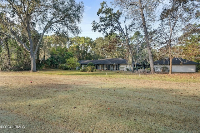 100 Thomas Sumter St, Beaufort, SC 29907 - view of grassy yard