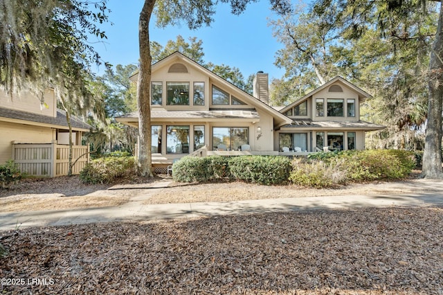 view of front of property featuring covered porch