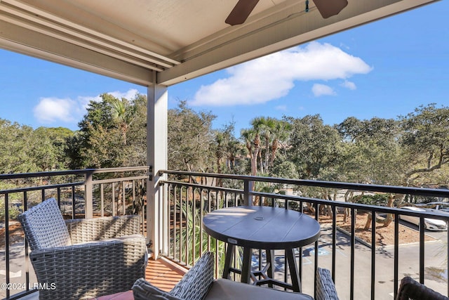 balcony featuring ceiling fan