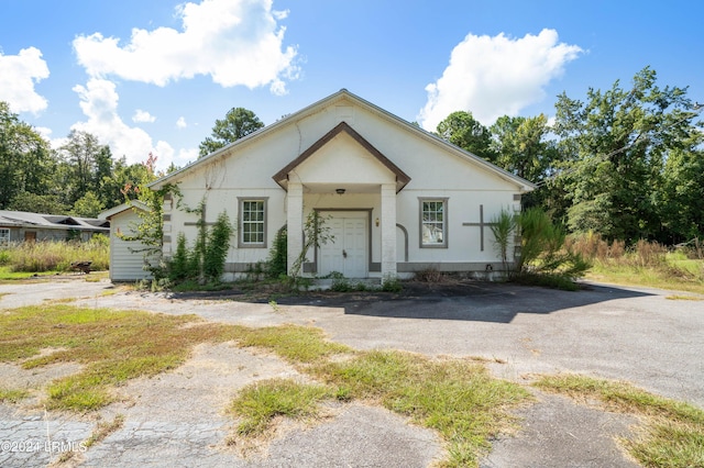 view of front of house