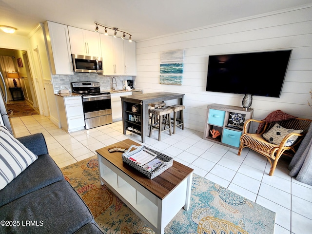 40 Folly Field Rd Unit 223B, Hilton Head Island, SC 29928 - photo 2