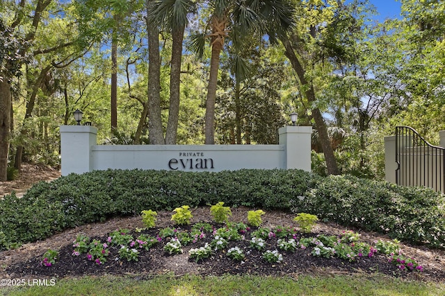 70 Shipyard Dr Unit 166, Hilton Head Island, SC 29928 - community / neighborhood sign with fence