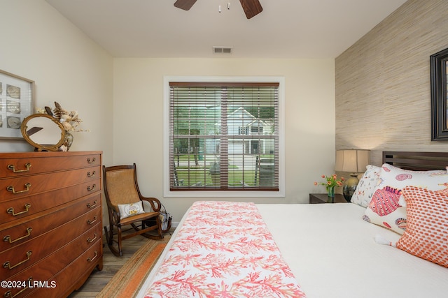 bedroom featuring ceiling fan