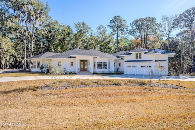 view of front of house with a front lawn