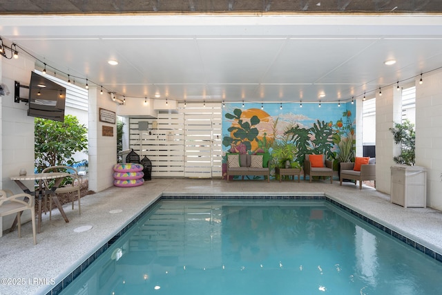 123 Sandcastle Ct, Hilton Head Island, SC 29928 - view of indoor pool