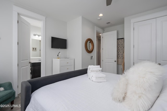 123 Sandcastle Ct, Hilton Head Island, SC 29928 - bedroom featuring recessed lighting, ensuite bath, a closet, and a ceiling fan
