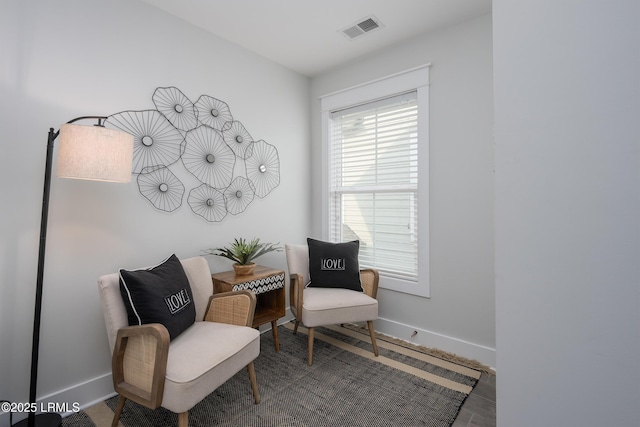 123 Sandcastle Ct, Hilton Head Island, SC 29928 - sitting room with baseboards