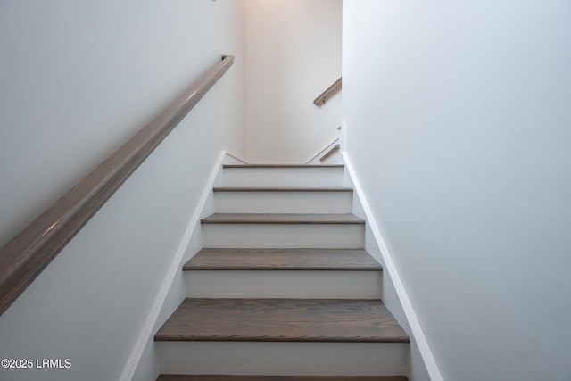 123 Sandcastle Ct, Hilton Head Island, SC 29928 - view of stairway