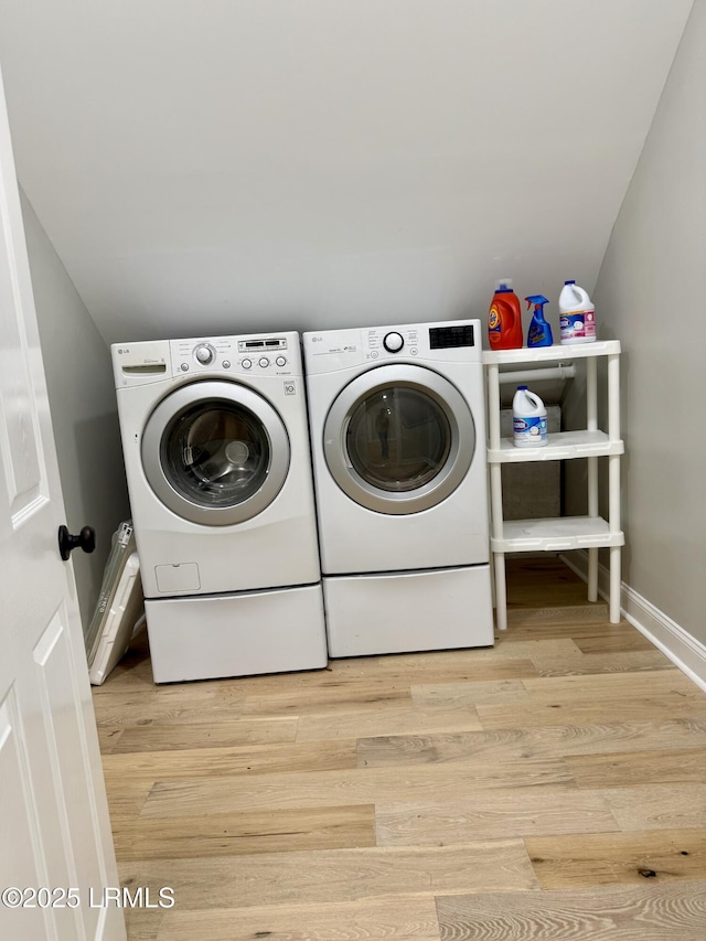 189 Deloss Point Rd, Ridgeland, SC 29936 - laundry area featuring independent washer and dryer and light wood-style floors