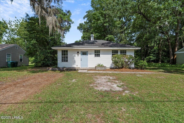 1730 Battery Park Dr, Port Royal, SC 29935 - view of front facade featuring a front yard