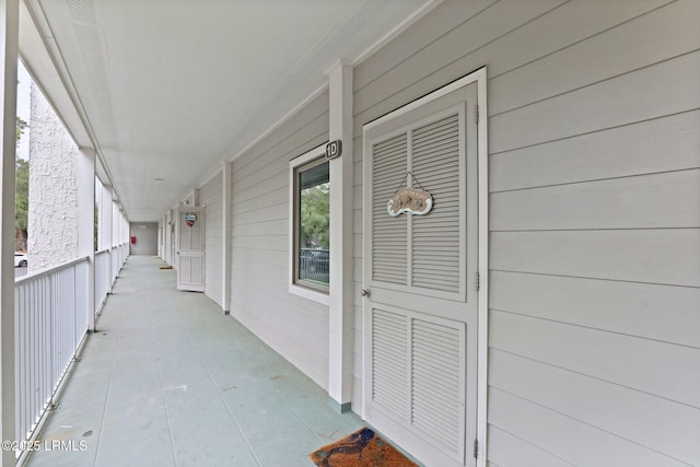15 S Forest Beach Dr Unit 1D, Hilton Head Island, SC 29928 - entrance to property featuring a porch