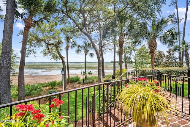 71 Peninsula Dr, Hilton Head Island, SC 29926 - balcony featuring a water view