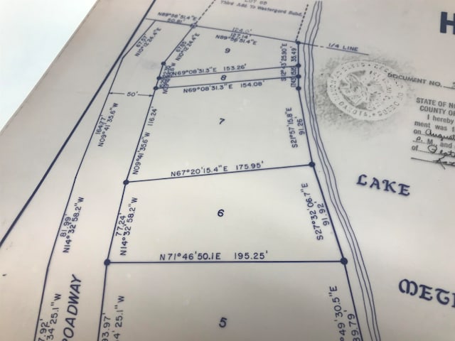 178 Castleman Ln, Lake Metigoshe, ND 58318