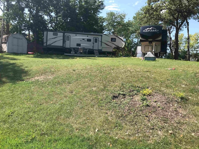 178 Castleman Ln, Lake Metigoshe, ND 58318