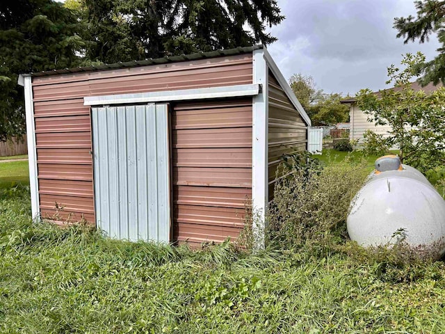 view of outbuilding