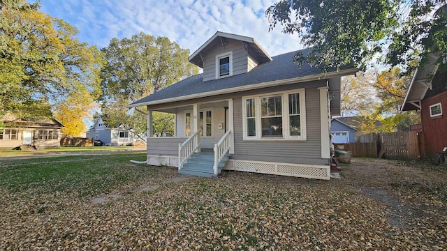 view of front of property with a front lawn