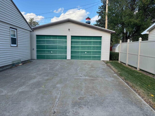 6 4th Ave, Towner, ND 58788 - detached garage with fence