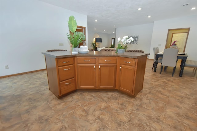 kitchen featuring a center island