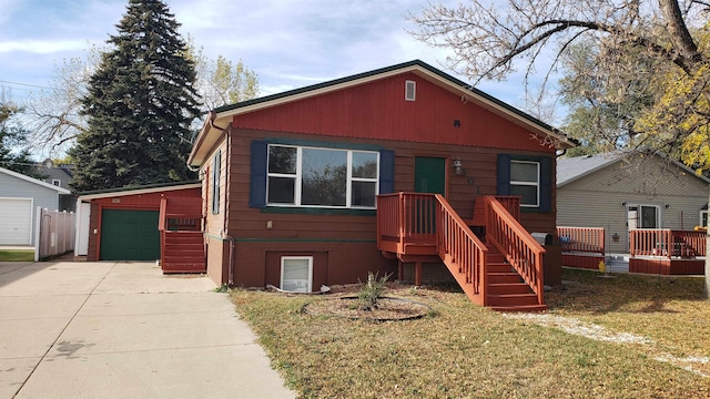 view of front of house with a front yard