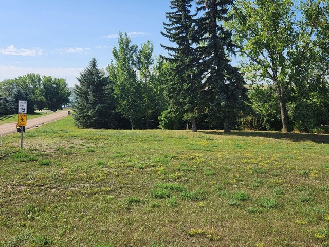 300 SE 4th Ave, Kenmare, ND 58746