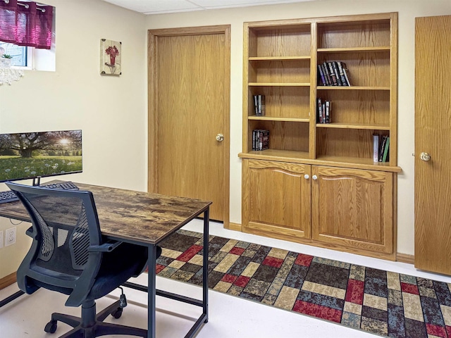 812 15 1/2 Ave SE, Minot, ND 58701 - home office with built in shelves