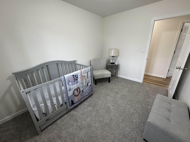1331 4th St, Minot, ND 58701 - bedroom featuring baseboards and carpet