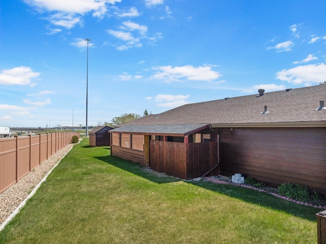 600 SW 24th Ave, Minot, ND 58701 - view of yard featuring fence