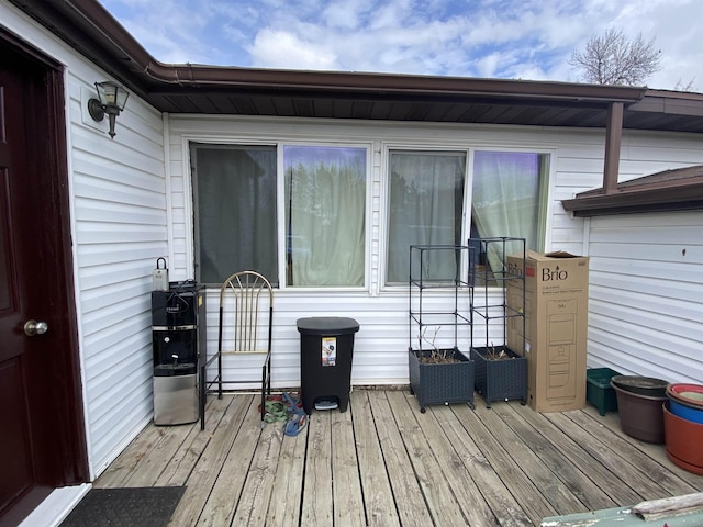 1601 72nd St, Minot, ND 58701 - view of deck