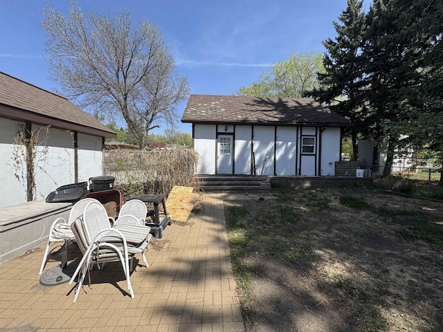 701 9th Ave, Minot, ND 58703 - view of outdoor structure with fence and an outdoor structure