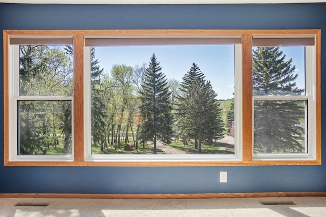 4401 38th St, Minot, ND 58701 - detailed view