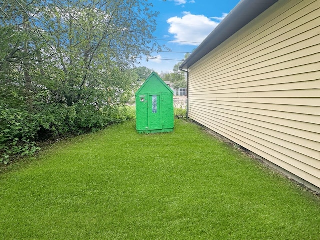 801 19th St, Minot, ND 58703 - view of green lawn
