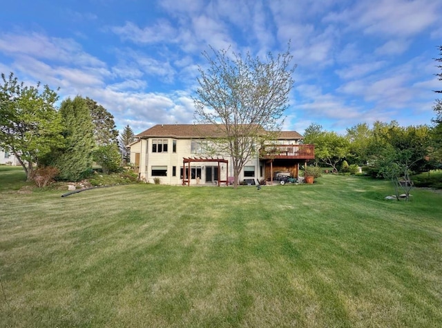 2900 8th St, Minot, ND 58701 - rear view of house featuring a lawn and a deck